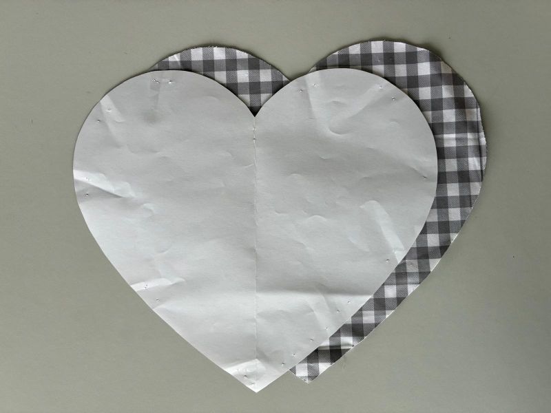 Fichier:Coussin coeur base 2.jpg