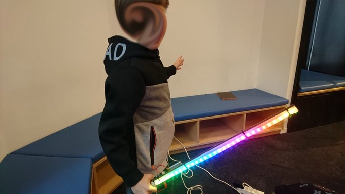 Fichier:RainbowLedStick.jpg